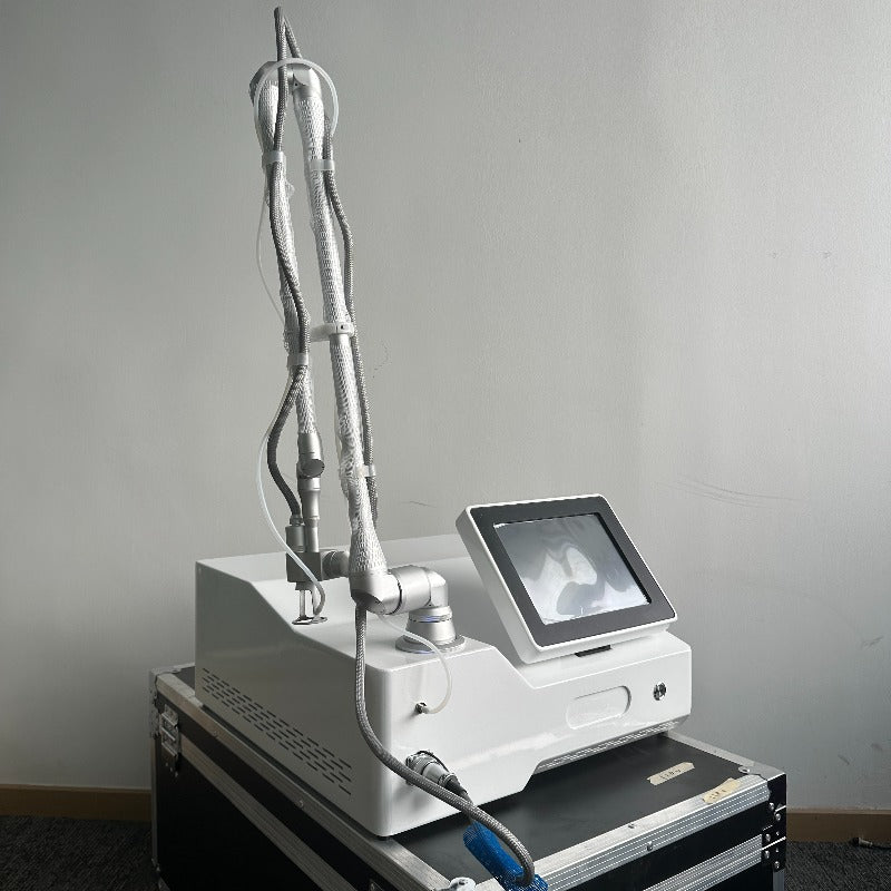 CO2 Fractional Laser Skin Resurfacing Machine For Scar Removal Acne Skin Tightening