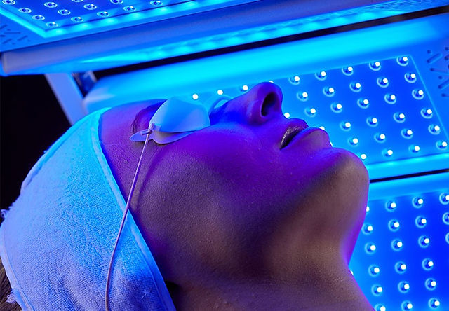 The Ultimate Guide to LED Light Therapy: Benefits, Science & How to Choose