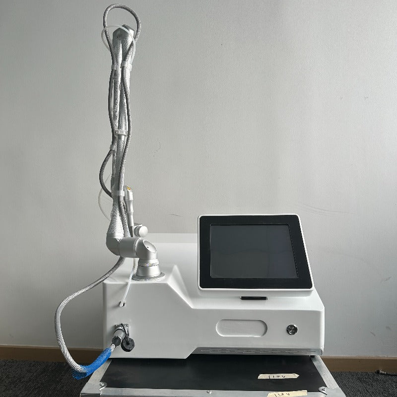 CO2 Fractional Laser Skin Resurfacing Machine For Scar Removal Acne Skin Tightening