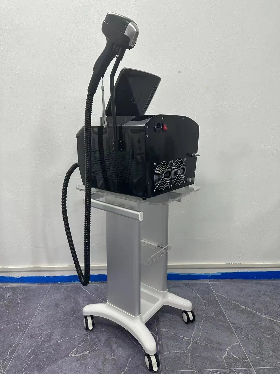 Portable 808nm Diode Laser Hair Removal Machine  Painless Permanent Hair Removal for Men &amp; Women hongruibeauty